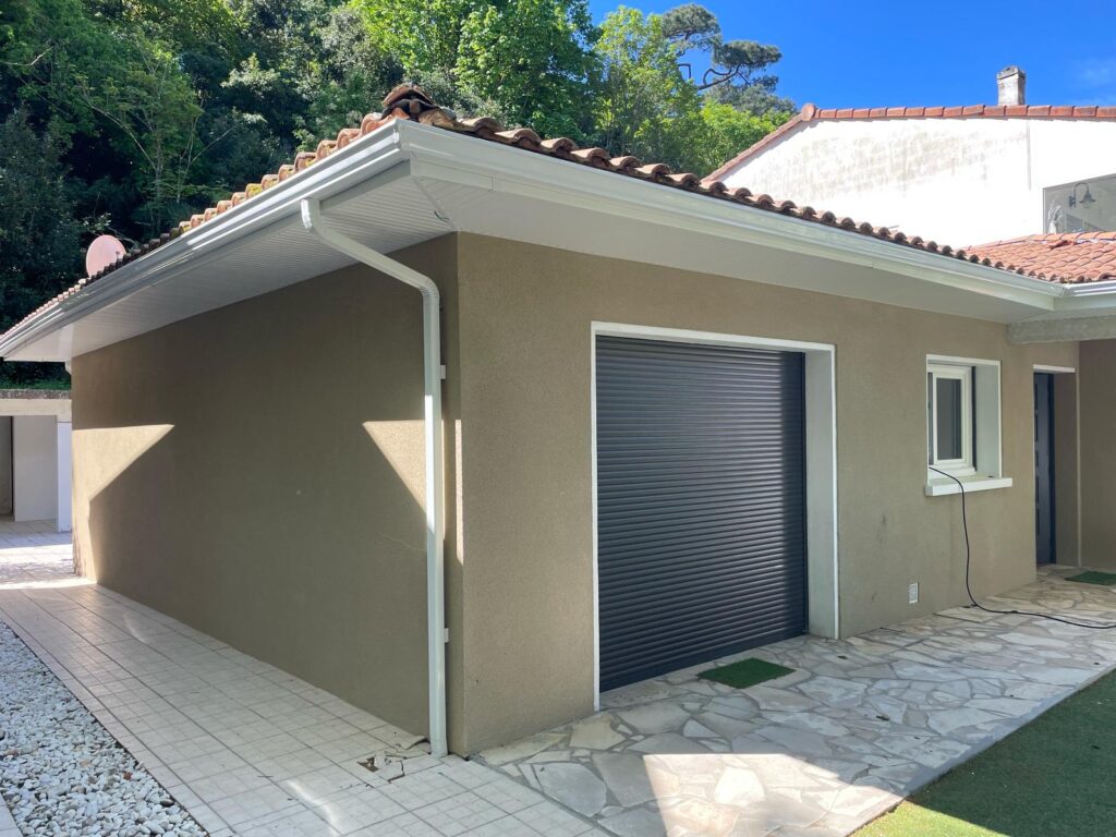 Travaux sur une maison à Montguyon